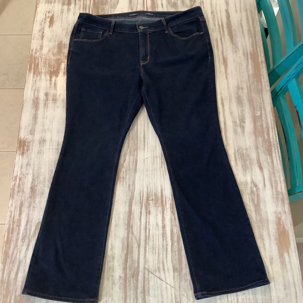 Old Navy 16 Petite Mid Rise Kicker Boot Cut Dark Wash Stretch Jeans